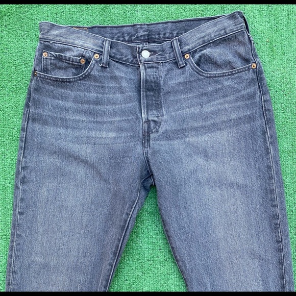 Levi’s 501xx Button Fly Faded Jeans Women’s Size 31x31 - Picture 2 of 11